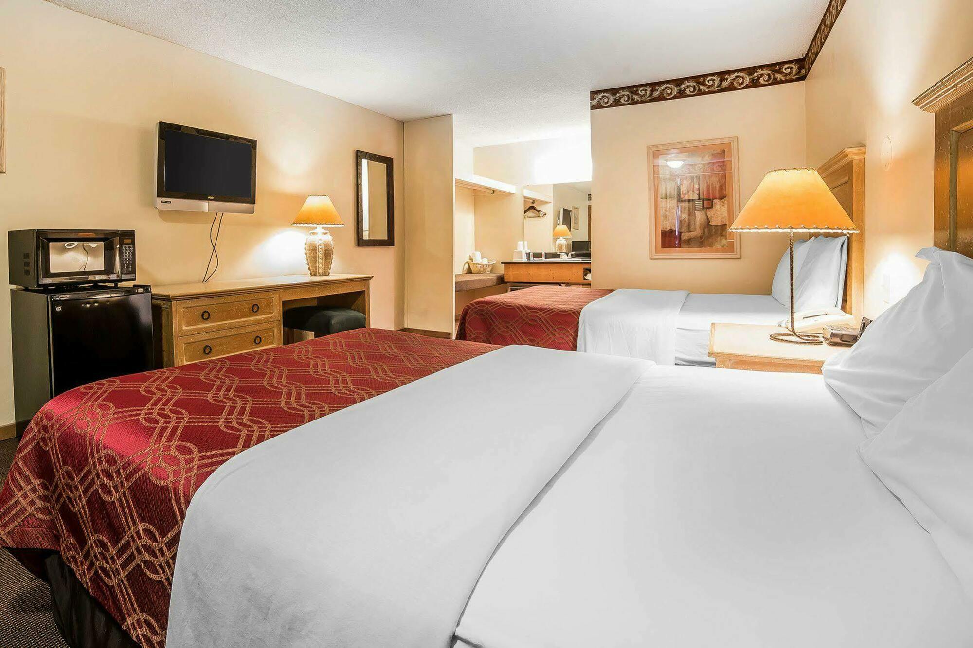 Econo Lodge Inn & Suites Kalispell - Glacier National Park Gateway Zewnętrze zdjęcie